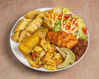 Omelette + Saumon + Patate Douce + Plantain Bouillie + Salade + Avocat + Chiktay Hareng