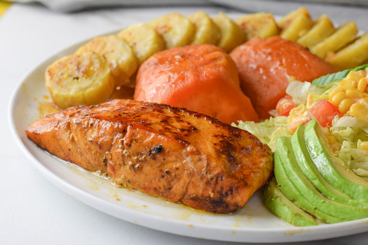 Saumon + Patate Douce + Plantain Bouillie + Salade + Avocat + Chiktay Hareng